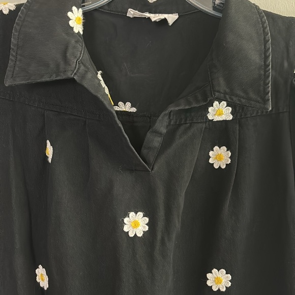 &Merci en Merci black collared puff sleeve daisy embroidered mini dress - Picture 5 of 9